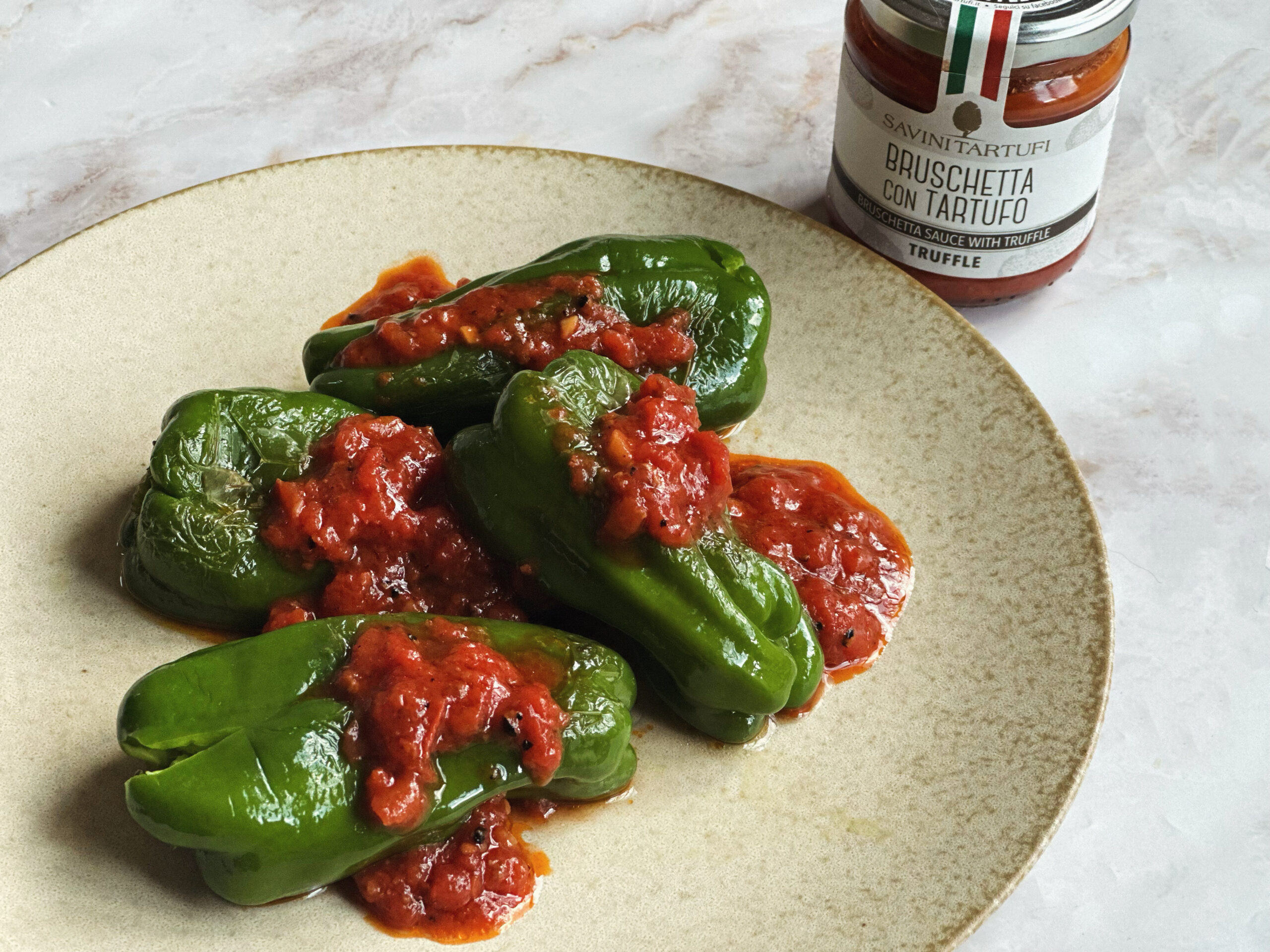 ピーマンのエチュベトリュフ香るトマトソース | Savini Tartufi